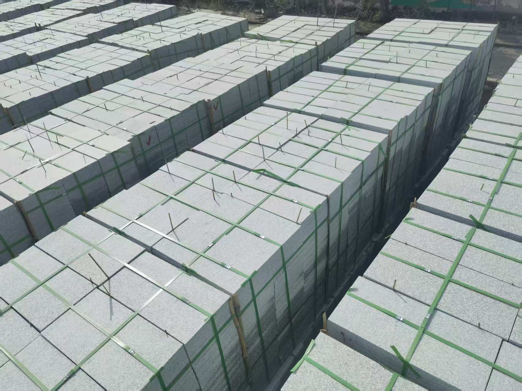 资阳 芝麻白1.8公分火烧300*600地铺，清仓大甩卖