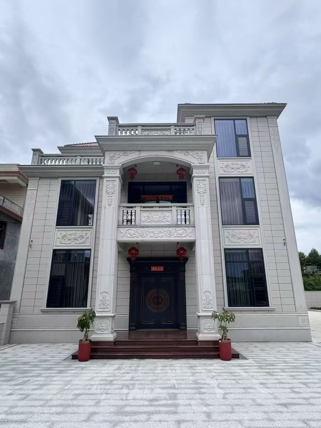 资阳 芝麻白石材别墅干挂案例展示