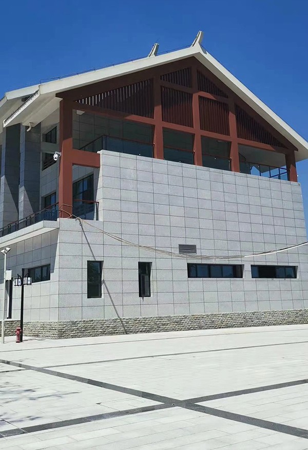 资阳芝麻灰花岗岩在景区地面及墙壁的应用