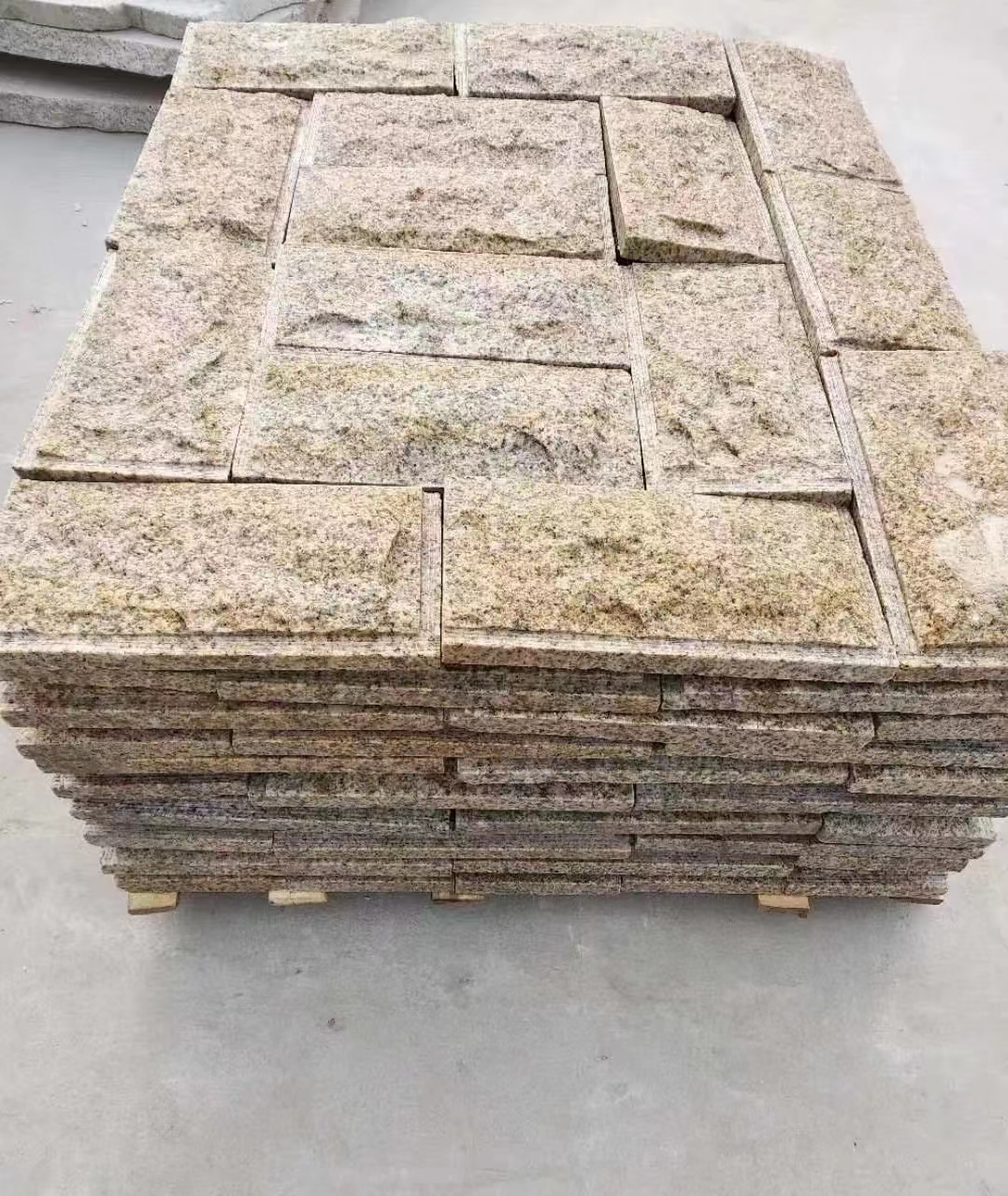 资阳黄锈石蘑菇石